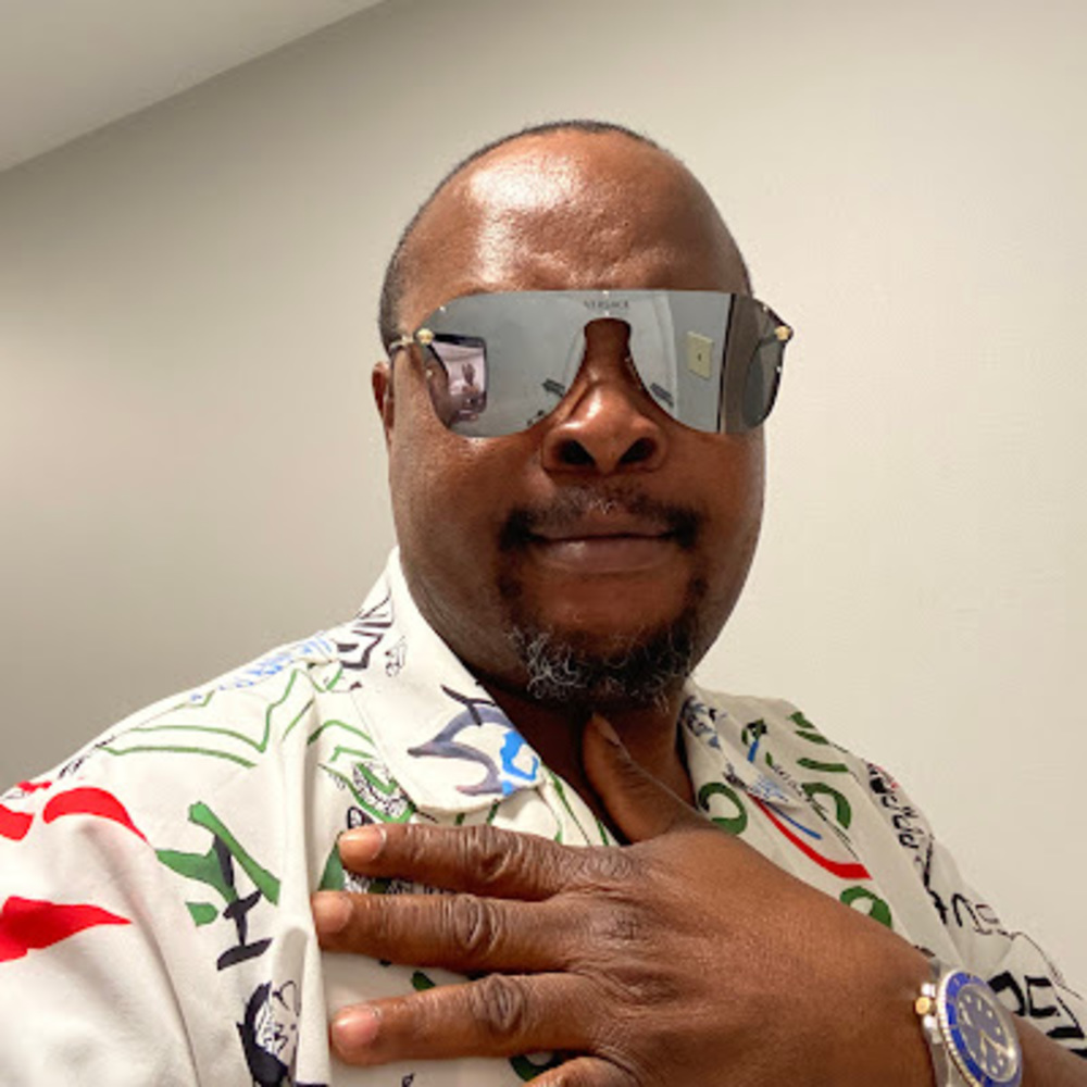 Meet your Posher, Oluyomi